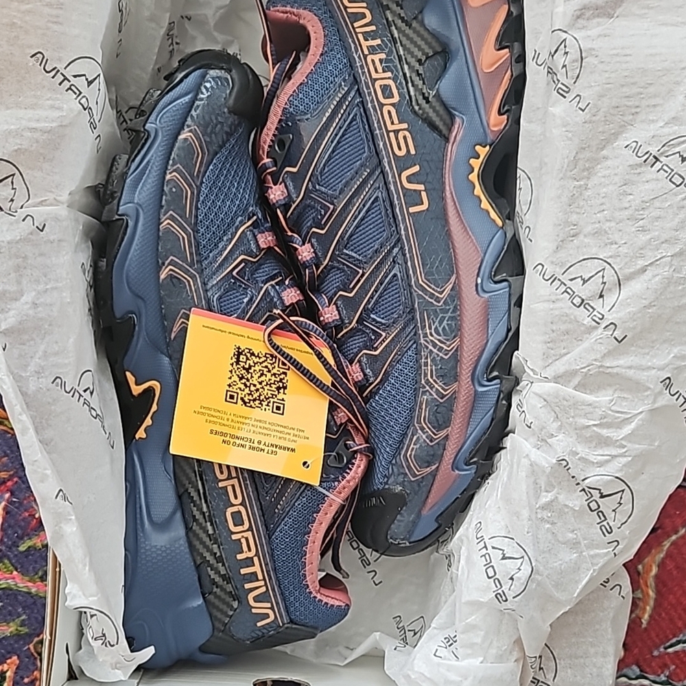 La Sportiva Ultra Raptor II Womens Trail Running Shoes (NWT), size 7